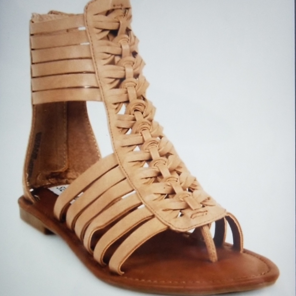 Strapping gladiator sandals